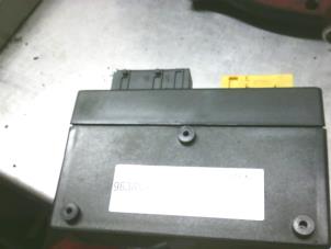 Gebruikte Cabriokap computer Peugeot 206 CC (2D) 2.0 16V Prijs € 100,00 Margeregeling aangeboden door Boels Autodemontage