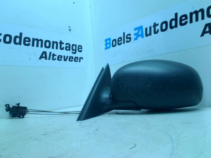 Buitenspiegel links van een Skoda Fabia II Combi 1.6 TDI 16V 90 2011