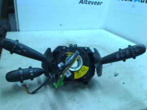 Gebruikte Licht + Raw Schakelaar Alfa Romeo 147 (937) 2.0 Twin Spark 16V Prijs € 25,00 Margeregeling aangeboden door Boels Autodemontage