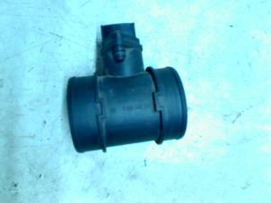 Gebruikte Luchtmassameter Alfa Romeo 147 (937) 2.0 Twin Spark 16V Prijs € 25,00 Margeregeling aangeboden door Boels Autodemontage