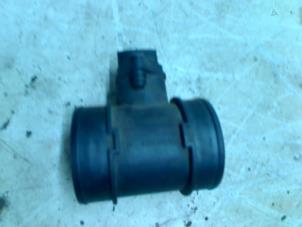 Gebruikte Luchtmassameter Alfa Romeo 147 (937) 1.6 HP Twin Spark 16V Prijs € 25,00 Margeregeling aangeboden door Boels Autodemontage