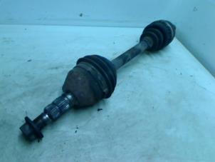 Gebruikte Steekas links-voor Opel Vectra C Caravan 2.0 DTI 16V Prijs € 35,00 Margeregeling aangeboden door Boels Autodemontage