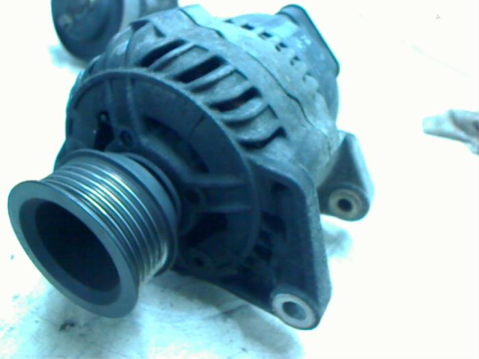Gebruikte Dynamo BMW 3 serie (E36/4) 316i Prijs € 35,00 Margeregeling aangeboden door Boels Autodemontage