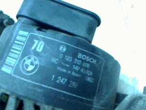 Alternator van een BMW 3 serie (E36/4) 316i 1995