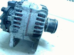 Gebruikte Dynamo Renault Clio III (BR/CR) 1.5 dCi 70 Prijs € 40,00 Margeregeling aangeboden door Boels Autodemontage