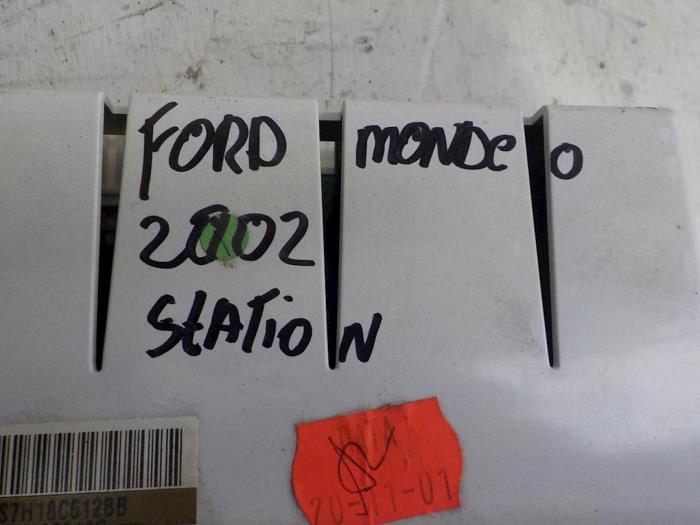 Chaufage Bedieningspaneel van een Ford Mondeo III 1.8 16V 2002