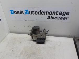 Gebruikte ABS Pomp Mercedes E (W210) 2.9 E-290 TDi Prijs € 75,00 Margeregeling aangeboden door Boels Autodemontage