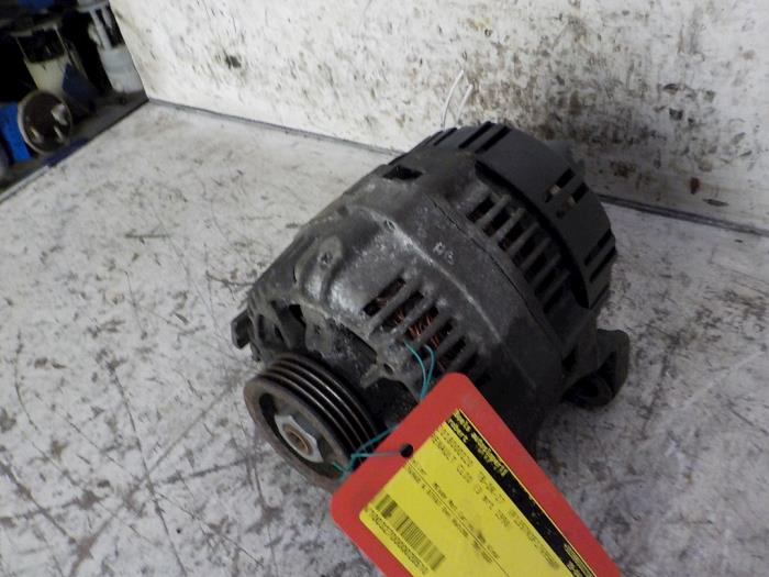 Gebruikte Dynamo Renault Clio (B/C57/357/557/577) 1.2 Eco Kat. Prijs € 40,00 Margeregeling aangeboden door Boels Autodemontage
