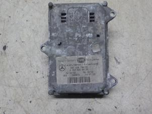 Gebruikte Computer bochtverlichting Mercedes E (W211) 4.0 E-400 CDI 32V Prijs € 40,00 Margeregeling aangeboden door Boels Autodemontage