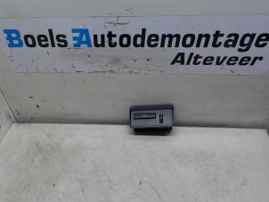 Gebruikte Schakelaar achterklep Landrover Range Rover Evoque (LVJ/LVS) 2.2 SD4 16V 5-drs. Prijs € 50,00 Margeregeling aangeboden door Boels Autodemontage