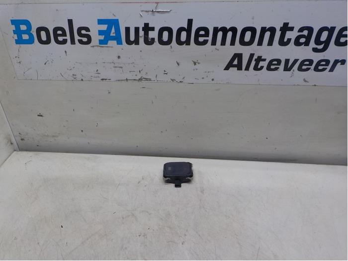 Gebruikte Sensor regen Landrover Range Rover Evoque (LVJ/LVS) 2.2 SD4 16V 5-drs. Prijs € 50,00 Margeregeling aangeboden door Boels Autodemontage