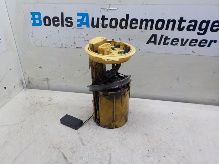 Gebruikte Brandstofpomp Elektrisch Volkswagen Golf V (1K1) 1.9 TDI Prijs € 35,00 Margeregeling aangeboden door Boels Autodemontage