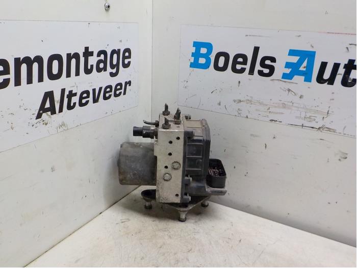 Gebruikte ABS Pomp Mercedes Vito (639.6) 2.2 109 CDI 16V Prijs € 75,00 Margeregeling aangeboden door Boels Autodemontage