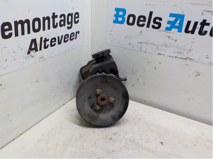 Gebruikte Servopomp Mercedes Vito (639.6) 2.2 109 CDI 16V Prijs € 50,00 Margeregeling aangeboden door Boels Autodemontage