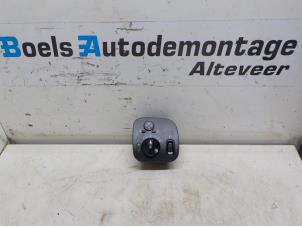 Gebruikte Schakelaar Licht Mercedes C Sportcoupé (C203) 2.2 C-220 CDI 16V Prijs € 20,00 Margeregeling aangeboden door Boels Autodemontage