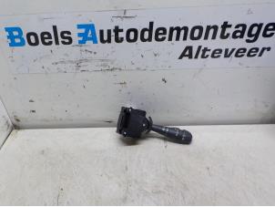 Gebruikte Schakelaar Ruitenwisser Renault Clio IV (5R) 0.9 Energy TCE 90 12V Prijs € 25,00 Margeregeling aangeboden door Boels Autodemontage
