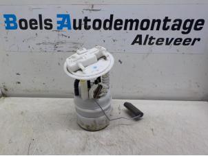 Gebruikte Tank element Pomp Renault Clio IV (5R) 0.9 Energy TCE 90 12V Prijs € 35,00 Margeregeling aangeboden door Boels Autodemontage
