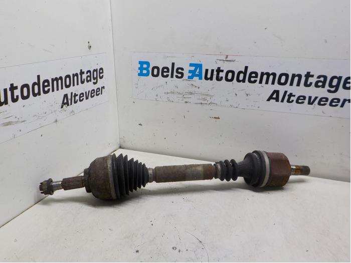 Gebruikte Aandrijfas links-voor Renault Espace (JK) 3.5 V6 24V Grand Espace Prijs € 35,00 Margeregeling aangeboden door Boels Autodemontage