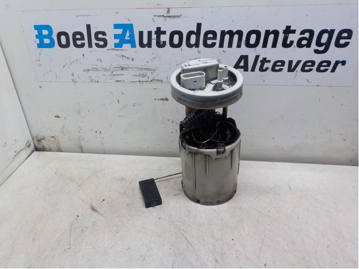 Gebruikte Tank element Pomp Volkswagen Polo IV (9N1/2/3) 1.4 TDI 70 Prijs € 35,00 Margeregeling aangeboden door Boels Autodemontage