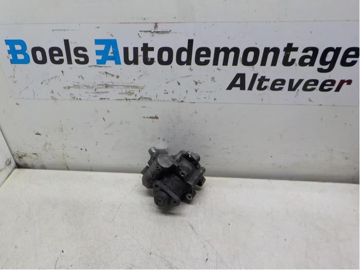 Gebruikte Servopomp BMW 7 serie (E38) 728iA,iA Executive 24V Prijs € 50,00 Margeregeling aangeboden door Boels Autodemontage