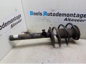 Gebruikte Schokdemperpoot links-voor BMW 7 serie (E38) 728iA,iA Executive 24V Prijs € 35,00 Margeregeling aangeboden door Boels Autodemontage