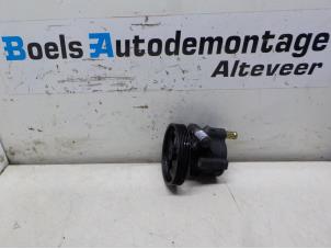 Gebruikte Stuurbekrachtiging Pomp Renault Trafic New (FL) 1.9 dCi 100 16V Prijs € 35,00 Margeregeling aangeboden door Boels Autodemontage