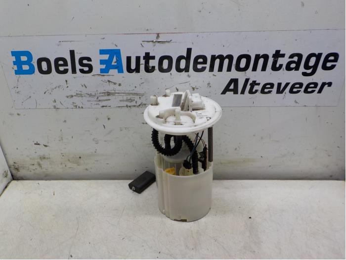 Gebruikte Tank element Pomp Opel Corsa D 1.2 16V Prijs € 35,00 Margeregeling aangeboden door Boels Autodemontage