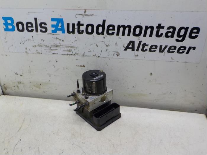 Gebruikte ABS Pomp Volkswagen Polo IV (9N1/2/3) 1.2 12V Prijs € 50,00 Margeregeling aangeboden door Boels Autodemontage