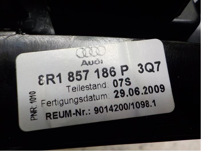 Dashboardlijst van een Audi Q5 (8RB) 2.0 TFSI 16V Quattro 2009