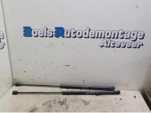 Gebruikte Set Gasdempers Achterklep Hyundai i30 (FD) 1.4 CVVT 16V Prijs € 40,00 Margeregeling aangeboden door Boels Autodemontage