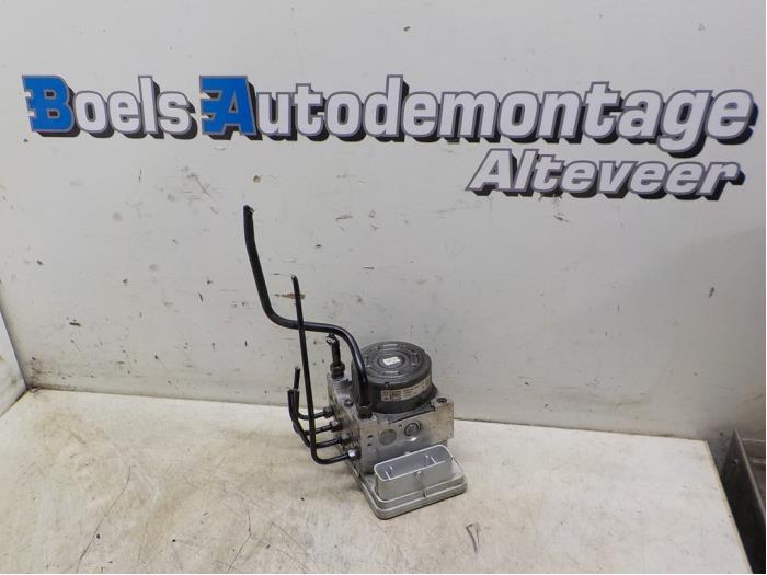 Gebruikte ABS Pomp Peugeot 208 I (CA/CC/CK/CL) 1.4 HDi Prijs € 100,00 Margeregeling aangeboden door Boels Autodemontage