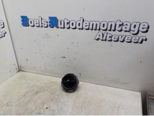 Gebruikte Luchtrooster Dashboard BMW Mini One/Cooper (R50) 1.6 16V Cooper Prijs € 35,00 Margeregeling aangeboden door Boels Autodemontage