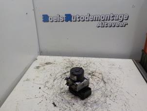 Gebruikte ABS Pomp Kia Carens III (FG) 2.0i CVVT 16V Prijs € 75,00 Margeregeling aangeboden door Boels Autodemontage