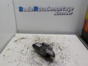 Gebruikte Startmotor Kia Carens III (FG) 2.0i CVVT 16V Prijs € 35,00 Margeregeling aangeboden door Boels Autodemontage