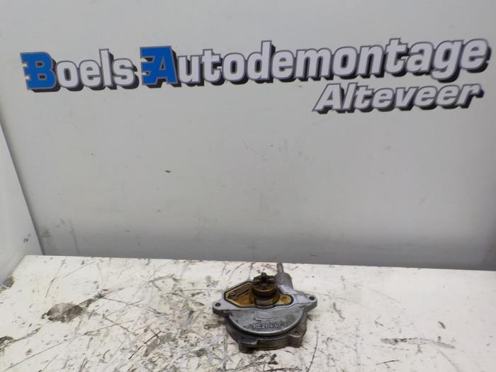 Gebruikte Vacuumpomp Rembekrachtiging Mercedes C (W203) 1.8 C-180K 16V Prijs € 35,00 Margeregeling aangeboden door Boels Autodemontage