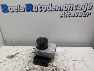 Gebruikte ABS Pomp Mercedes C (W203) 1.8 C-180K 16V Prijs € 75,00 Margeregeling aangeboden door Boels Autodemontage