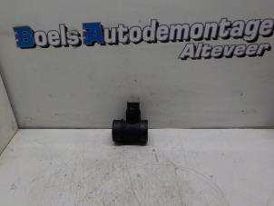 Gebruikte Luchtmassameter Opel Corsa C (F08/68) 1.2 16V Prijs € 25,00 Margeregeling aangeboden door Boels Autodemontage