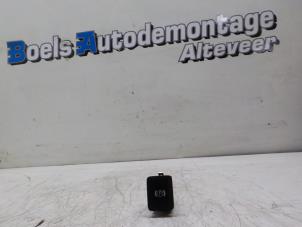 Gebruikte Handrem schakelaar Volkswagen Passat Variant (3C5) 1.9 TDI Prijs € 20,00 Margeregeling aangeboden door Boels Autodemontage