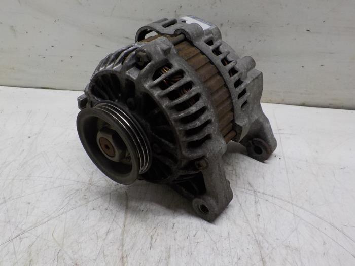 Dynamo van een Renault Clio II (BB/CB) 1.2 2002