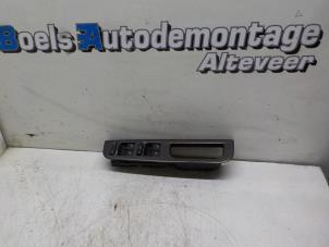 Gebruikte Schakelblok ruiten Volkswagen Passat Variant (3B6) 2.3 V5 20V Prijs € 35,00 Margeregeling aangeboden door Boels Autodemontage