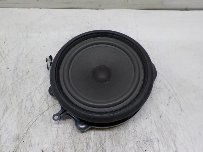 Luidspreker van een Seat Exeo ST (3R5) 1.8 TSI 16V 2012