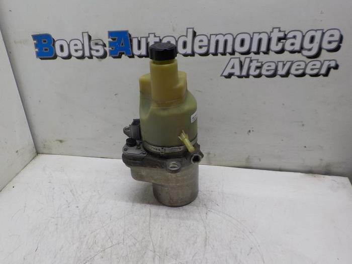 Gebruikte Servopomp Volvo C30 (EK/MK) 1.8 16V Flexifuel Prijs € 75,00 Margeregeling aangeboden door Boels Autodemontage