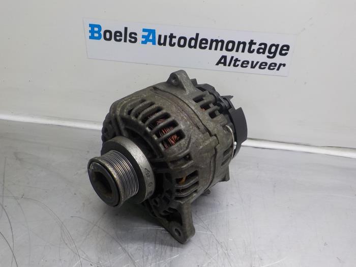 Gebruikte Dynamo Renault Modus/Grand Modus (JP) 1.6 16V Prijs € 50,00 Margeregeling aangeboden door Boels Autodemontage