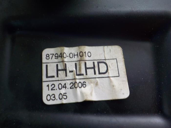 Buitenspiegel links van een Toyota Aygo (B10) 1.4 HDI 2006