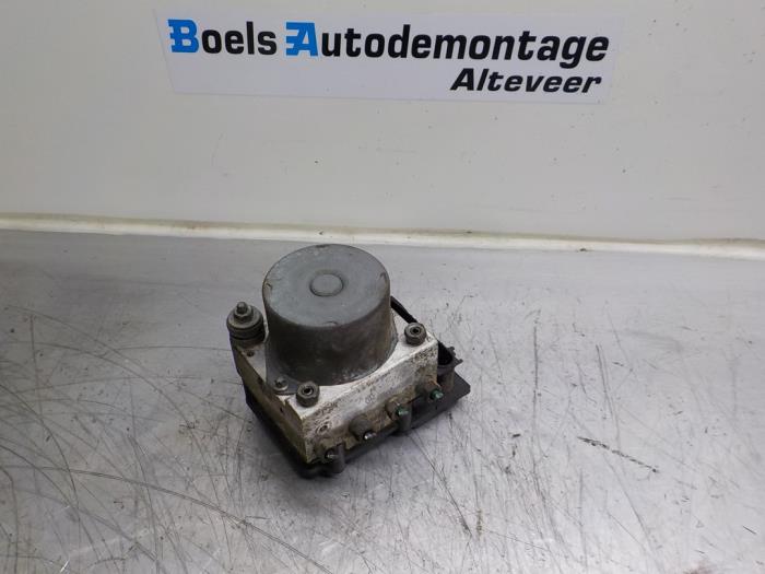 Gebruikte ABS Pomp Renault Clio II (BB/CB) 1.2 16V Prijs € 35,00 Margeregeling aangeboden door Boels Autodemontage