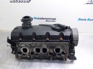 Gebruikte Cilinderkop Volkswagen Transporter/Caravelle T5 1.9 TDi Prijs € 250,00 Margeregeling aangeboden door Boels Autodemontage