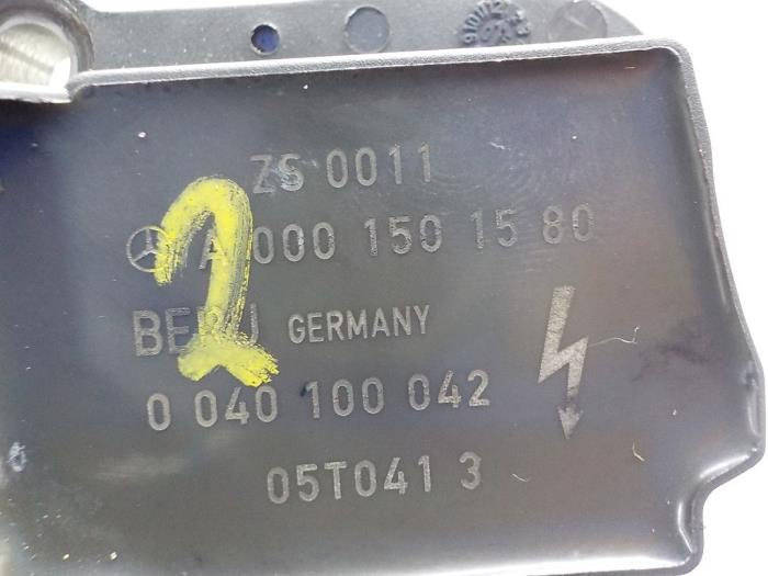 Bobine van een Mercedes-Benz C Sportcoupé (C203) 1.8 C-200K 16V 2005