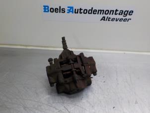 Gebruikte Remklauw (Tang) links-achter Mercedes C Sportcoupé (C203) 1.8 C-200K 16V Prijs € 30,00 Margeregeling aangeboden door Boels Autodemontage