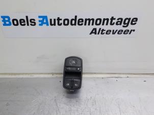Gebruikte Combischakelaar ramen Opel Corsa D 1.4 16V Twinport Prijs € 25,00 Margeregeling aangeboden door Boels Autodemontage