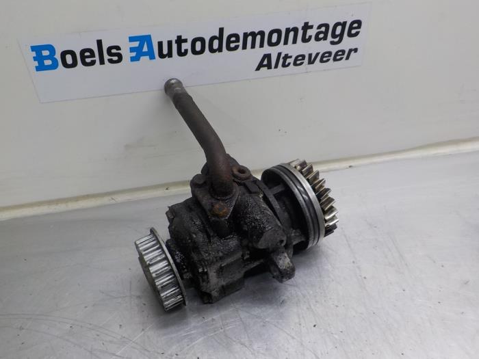 Gebruikte Pomp Servo Volkswagen Multivan T5 (7E/7HC/7HF/7HM) 2.5 TDi Prijs € 50,00 Margeregeling aangeboden door Boels Autodemontage